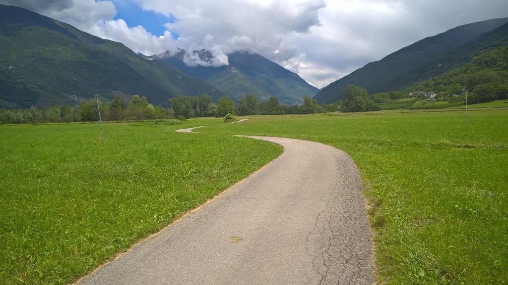 La Madonnina Lägenhet Villa di Tirano Exteriör bild